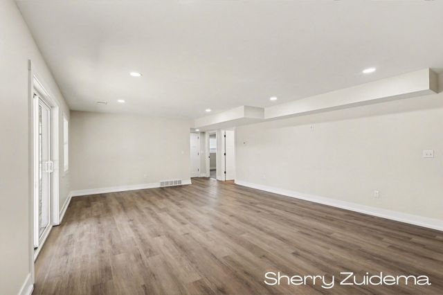 16229 148th Avenue, Spring Lake, MI 49456