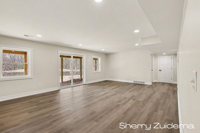 16229 148th Avenue, Spring Lake, MI 49456