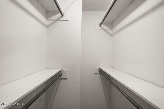 1026 Briarwood Drive, Jackson, MS 39211