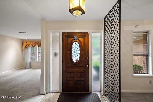 1026 Briarwood Drive, Jackson, MS 39211