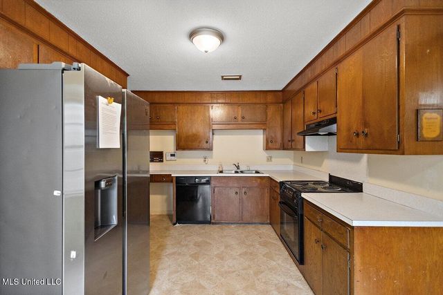 1026 Briarwood Drive, Jackson, MS 39211