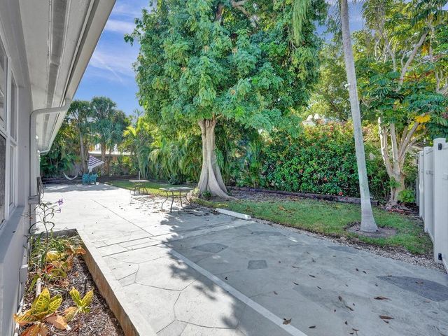 4422 Seagrape Dr 2, Lauderdale By The Sea, FL 33308