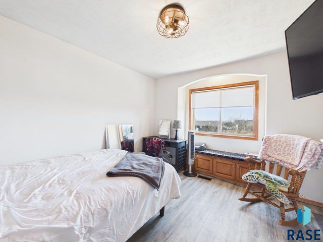 408 N Dewberry Ave Avenue, Sioux Falls, SD 57110