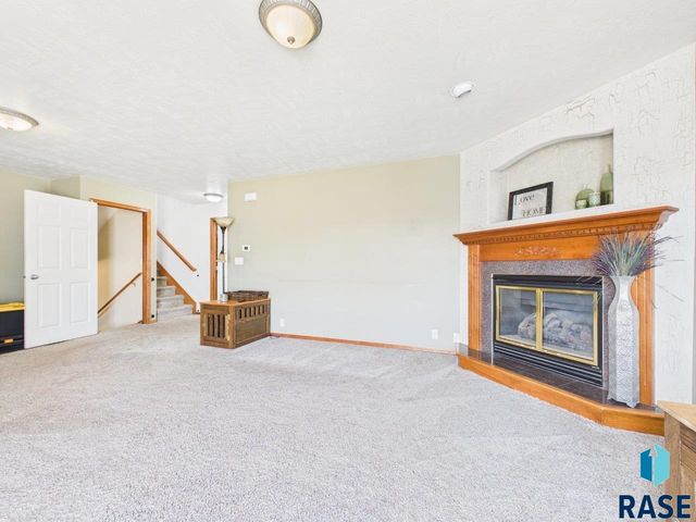 408 N Dewberry Ave Avenue, Sioux Falls, SD 57110