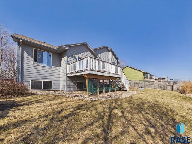 408 N Dewberry Ave Avenue, Sioux Falls, SD 57110