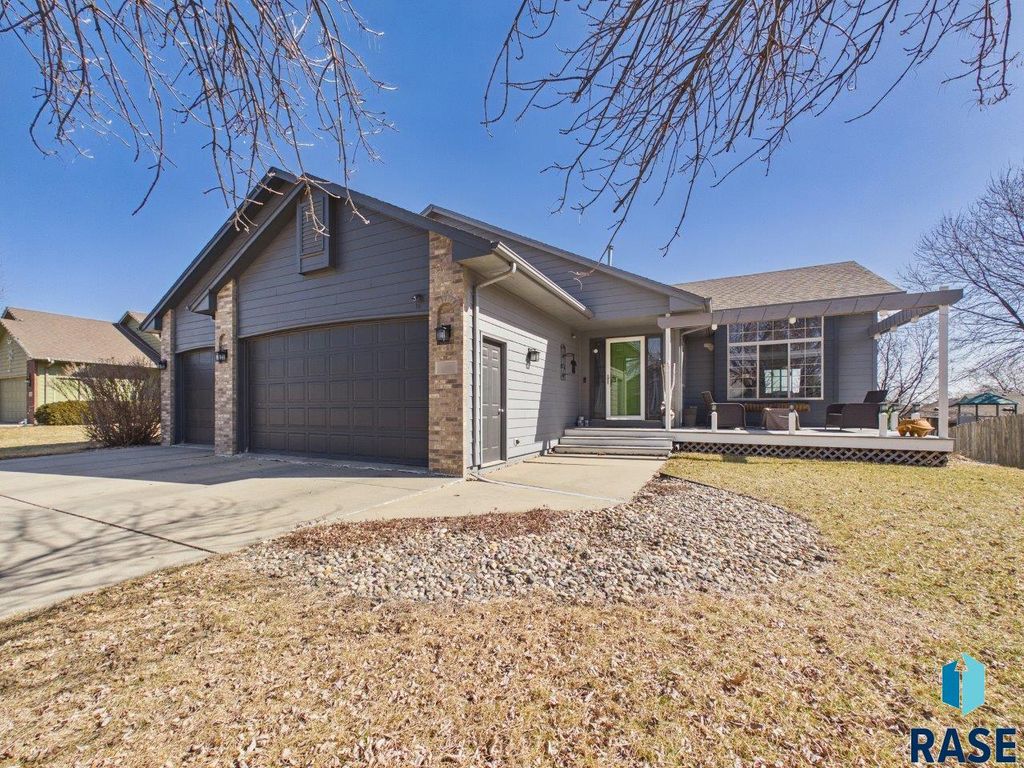 408 N Dewberry Ave Avenue, Sioux Falls, SD 57110