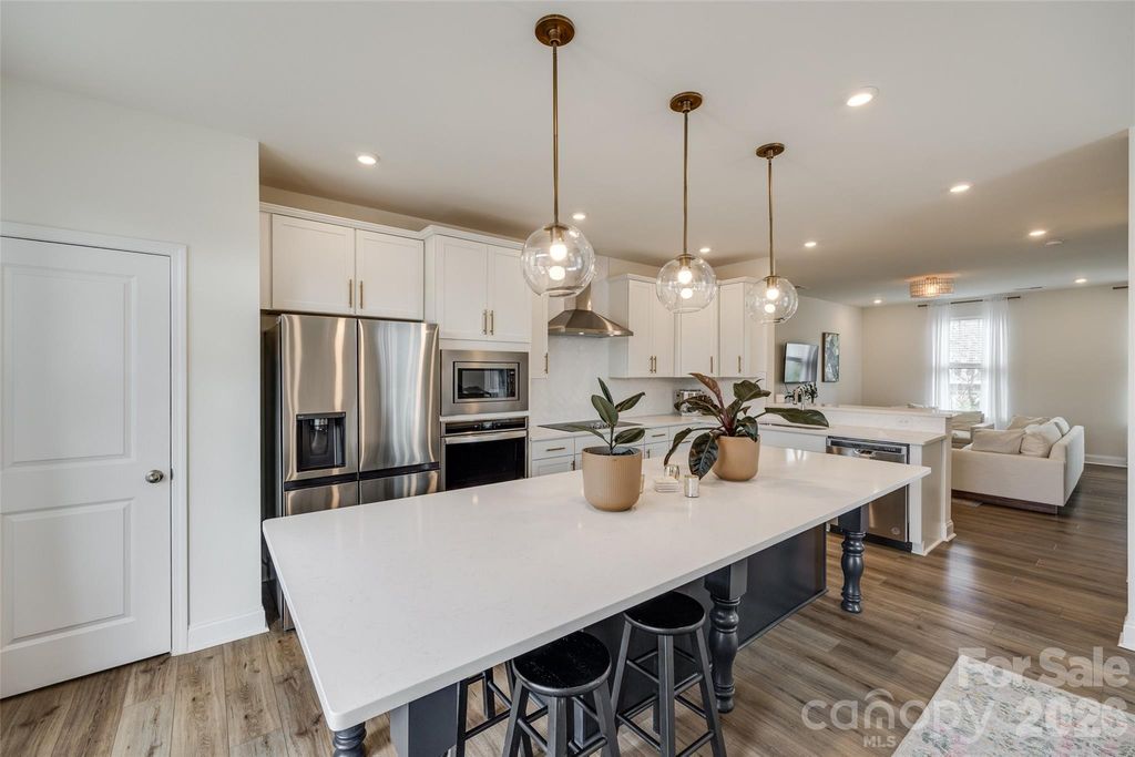 400 Simeon Drive, Charlotte, NC 28208