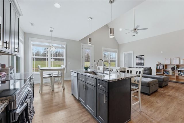 1637 Smartt Station Rd, Morrison, TN 37357