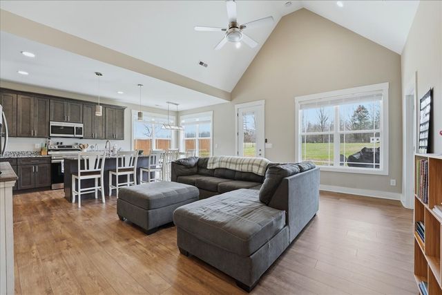 1637 Smartt Station Rd, Morrison, TN 37357