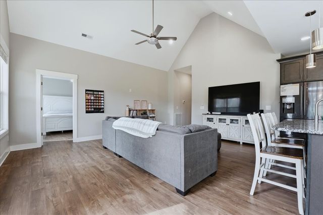 1637 Smartt Station Rd, Morrison, TN 37357