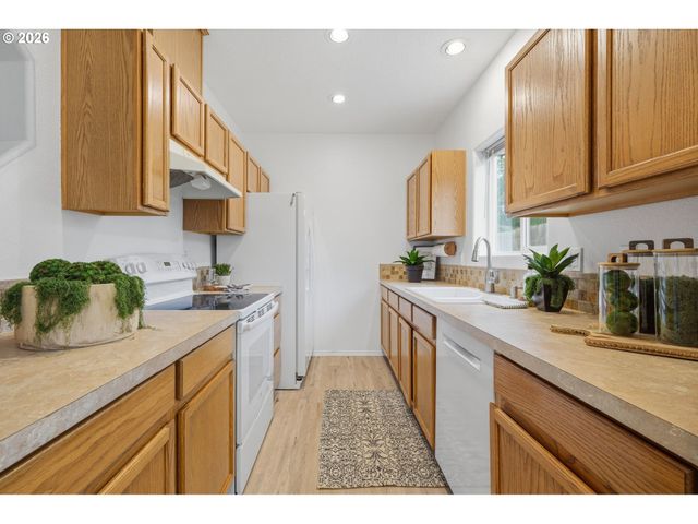 1120 ALYSSUM Ave, Forest Grove, OR 97116