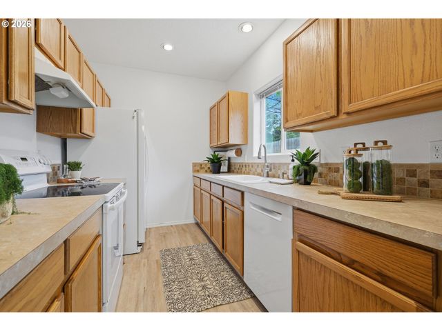 1120 ALYSSUM Ave, Forest Grove, OR 97116