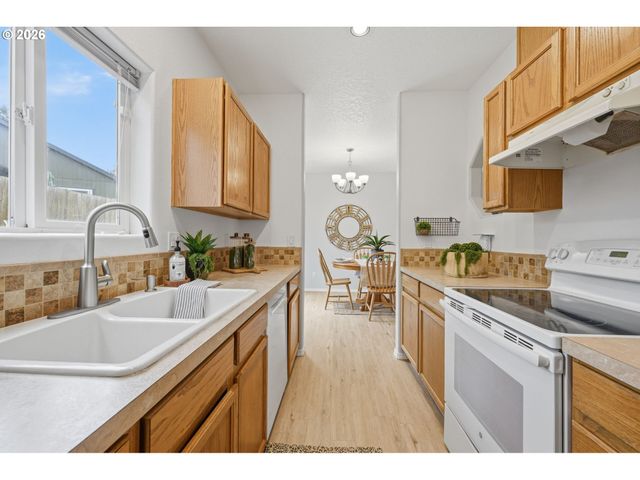 1120 ALYSSUM Ave, Forest Grove, OR 97116