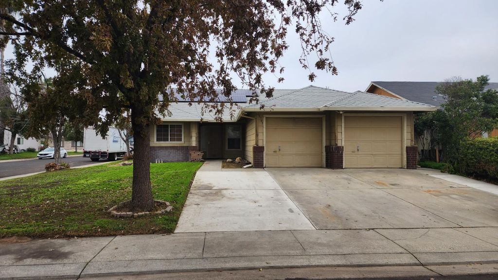 1305 Levi Dr, Modesto, CA 95351
