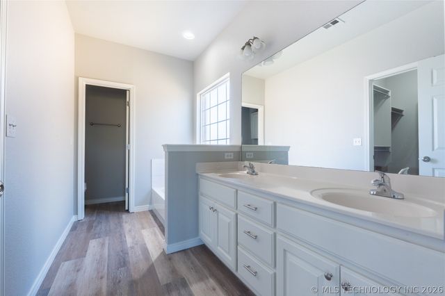 1019 E 146th Street S, Glenpool, OK 74033