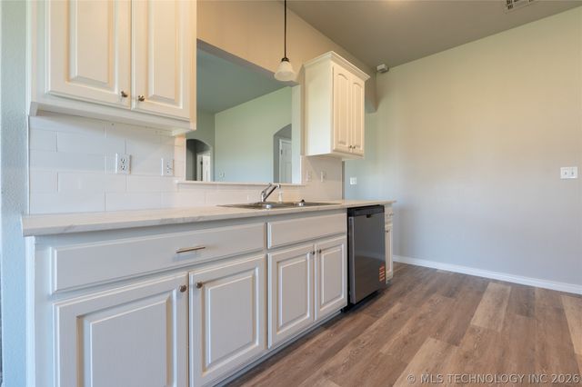 1019 E 146th Street S, Glenpool, OK 74033