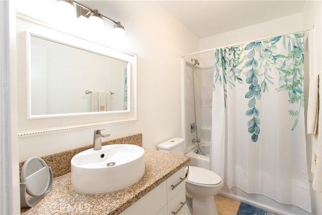 9551 Via Ricardo, Burbank, CA 91504