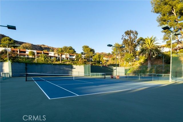 9551 Via Ricardo, Burbank, CA 91504