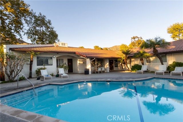 9551 Via Ricardo, Burbank, CA 91504