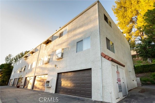 9551 Via Ricardo, Burbank, CA 91504