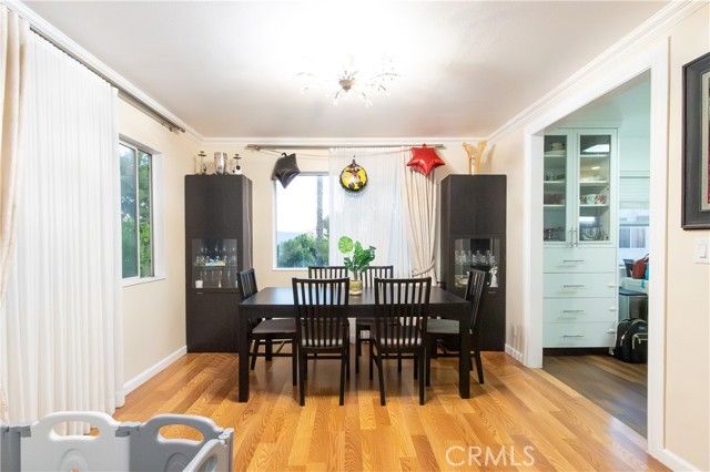 9551 Via Ricardo, Burbank, CA 91504