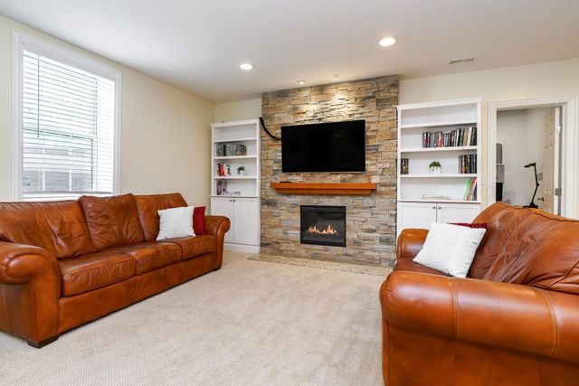 10260 Carmel Drive, Plain City, OH 43064