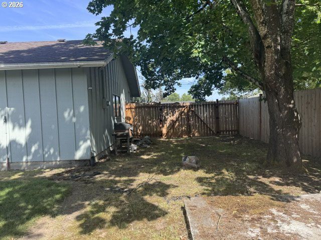 730 ARCADIA Dr, Eugene, OR 97401