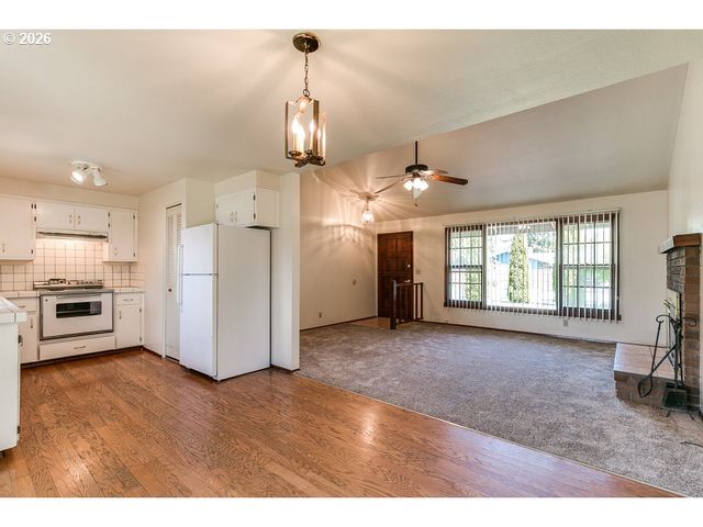 730 ARCADIA Dr, Eugene, OR 97401