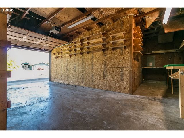 730 ARCADIA Dr, Eugene, OR 97401