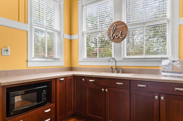 302 N 1st Street, Cameron, SC 29030