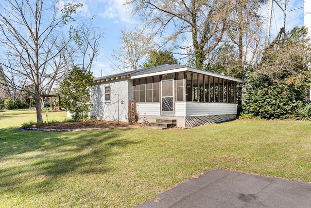 302 N 1st Street, Cameron, SC 29030