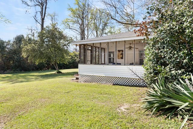 302 N 1st Street, Cameron, SC 29030