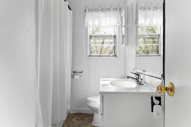 302 N 1st Street, Cameron, SC 29030