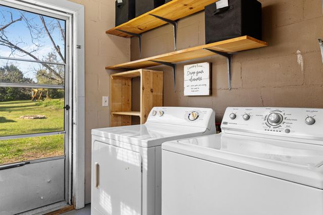 302 N 1st Street, Cameron, SC 29030