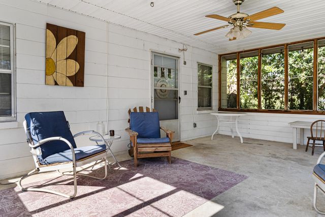 302 N 1st Street, Cameron, SC 29030