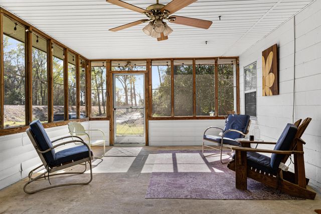 302 N 1st Street, Cameron, SC 29030