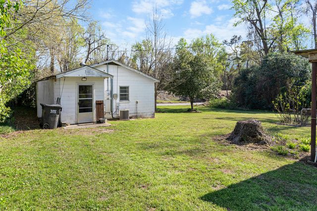 302 N 1st Street, Cameron, SC 29030