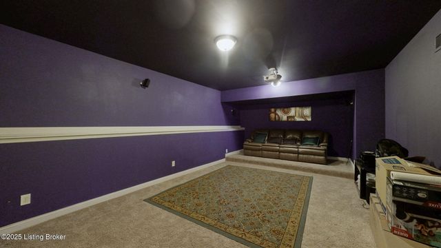 17038 Green Crest Ln, Louisville, KY 40245