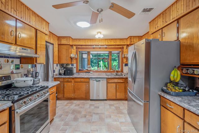 5 Tawny Pass, South Setauket, NY 11720