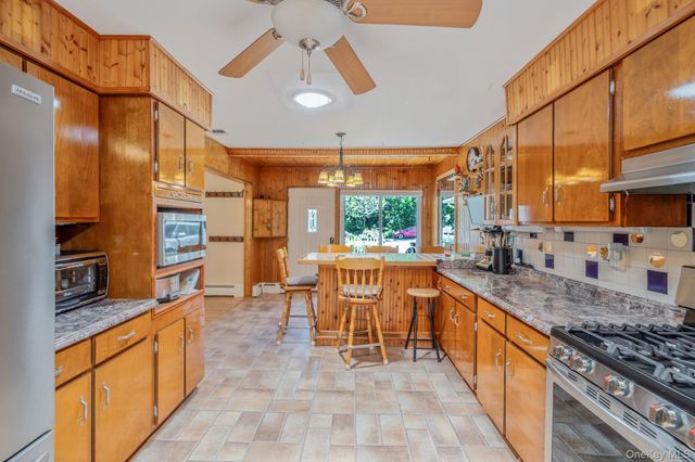 5 Tawny Pass, South Setauket, NY 11720