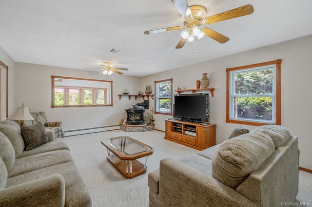 5 Tawny Pass, South Setauket, NY 11720