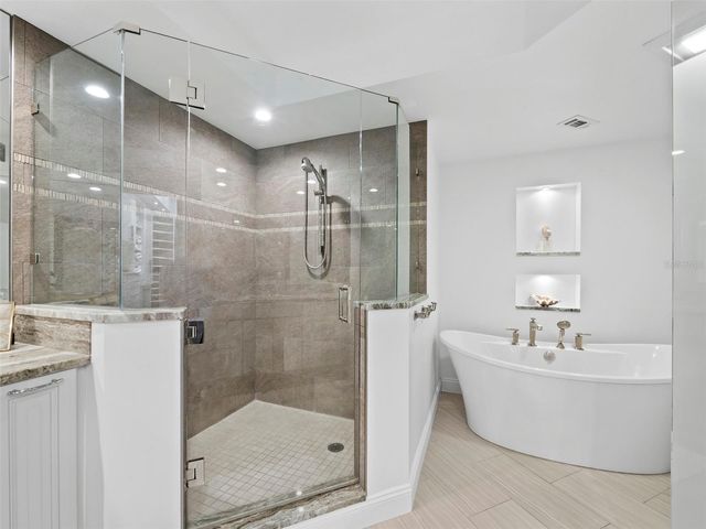 535 SANCTUARY DRIVE A603, Longboat Key, FL 34228