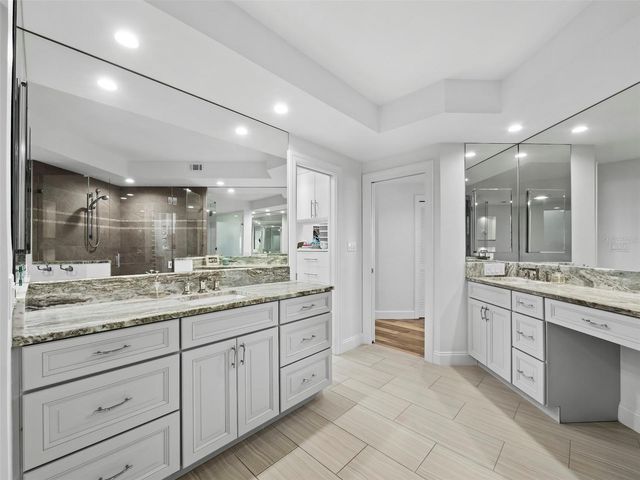 535 SANCTUARY DRIVE A603, Longboat Key, FL 34228