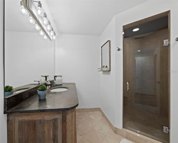 535 SANCTUARY DRIVE A603, Longboat Key, FL 34228