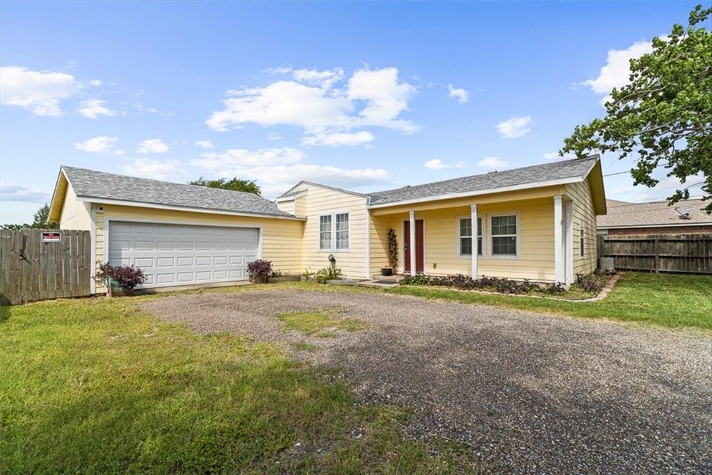 945 Purdue, Corpus Christi, TX 78418 — exterior