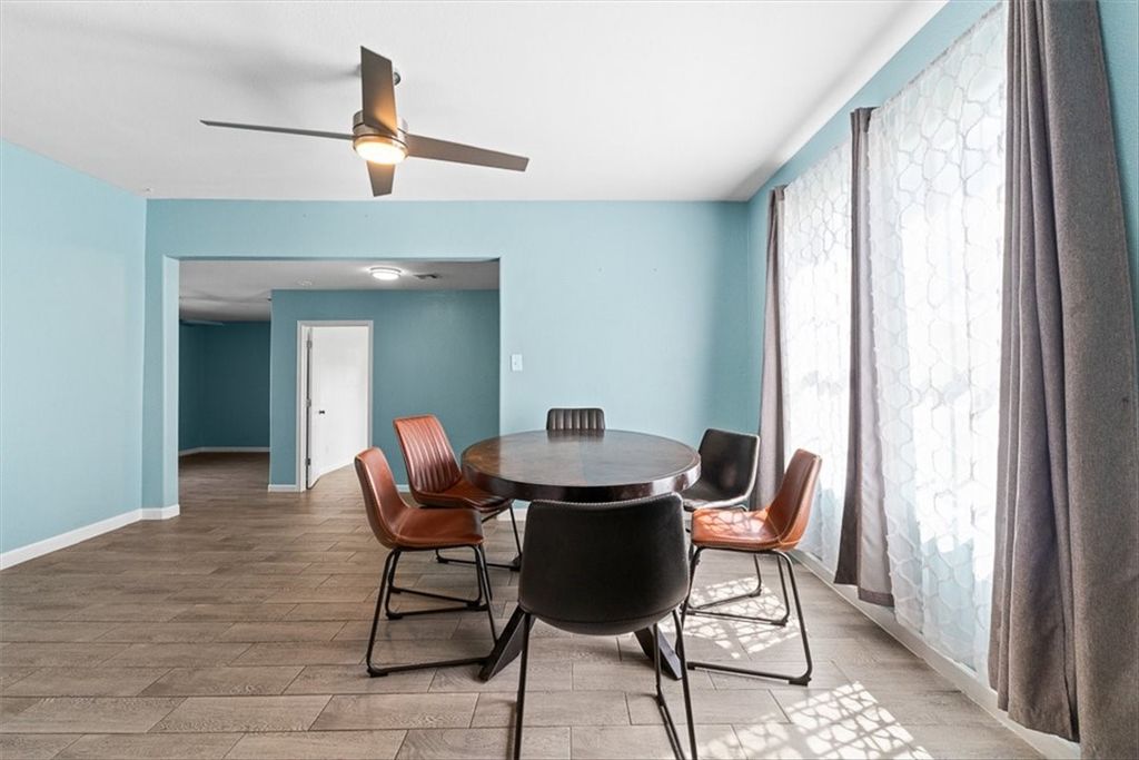945 Purdue, Corpus Christi, TX 78418 — photo 3