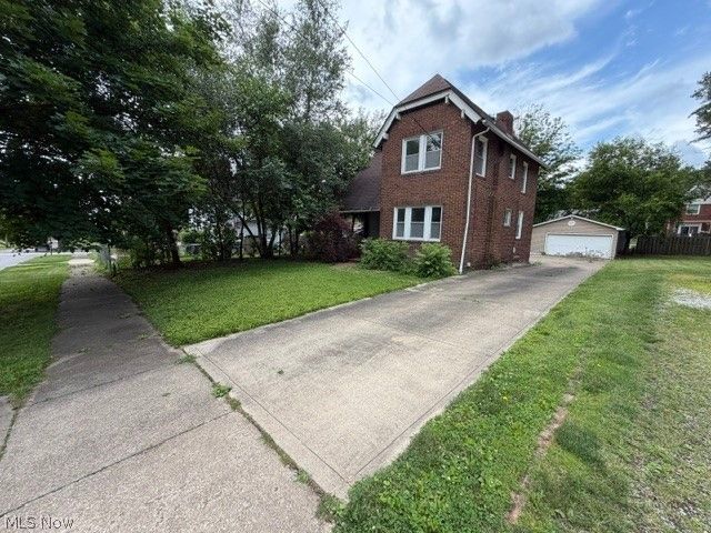 462 Watson Street, Akron, OH 44305
