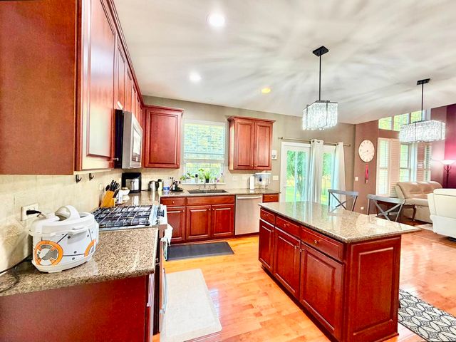 37061 N Bonnie Brae Road, Lake Villa, IL 60046