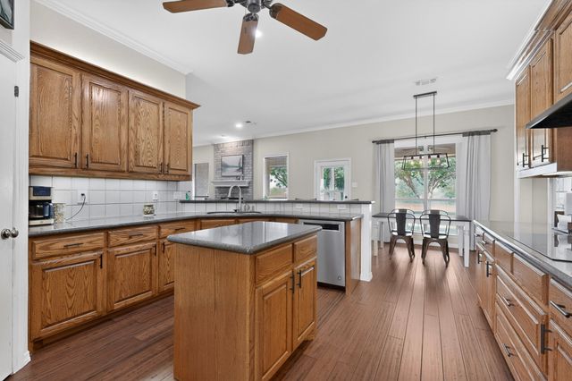 7011 Singleton Road, Midlothian, TX 76065