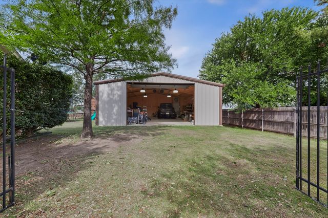 7011 Singleton Road, Midlothian, TX 76065